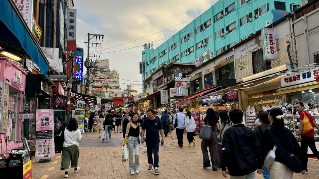 Walking around Hongdae